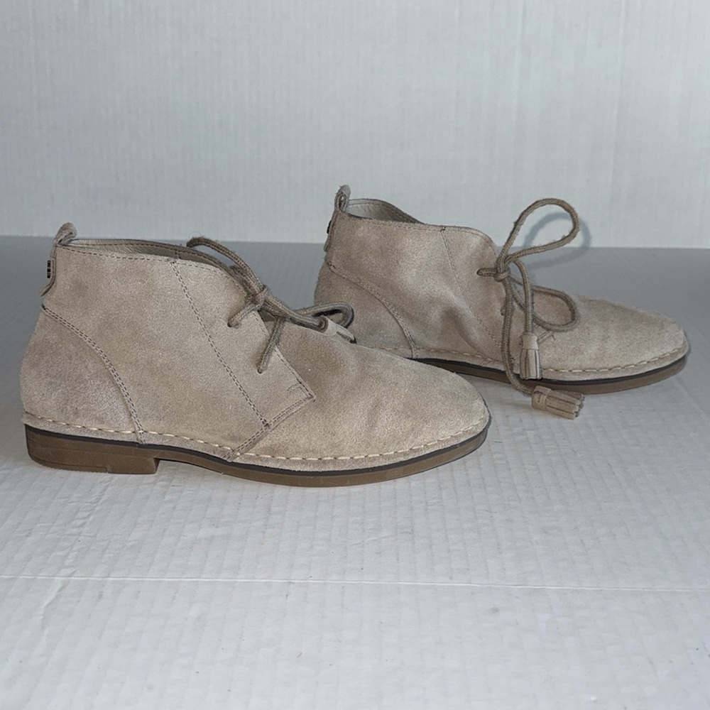 Tommy Bahama Suede Evert Chukka Boot In Sand - Picture 4 of 9